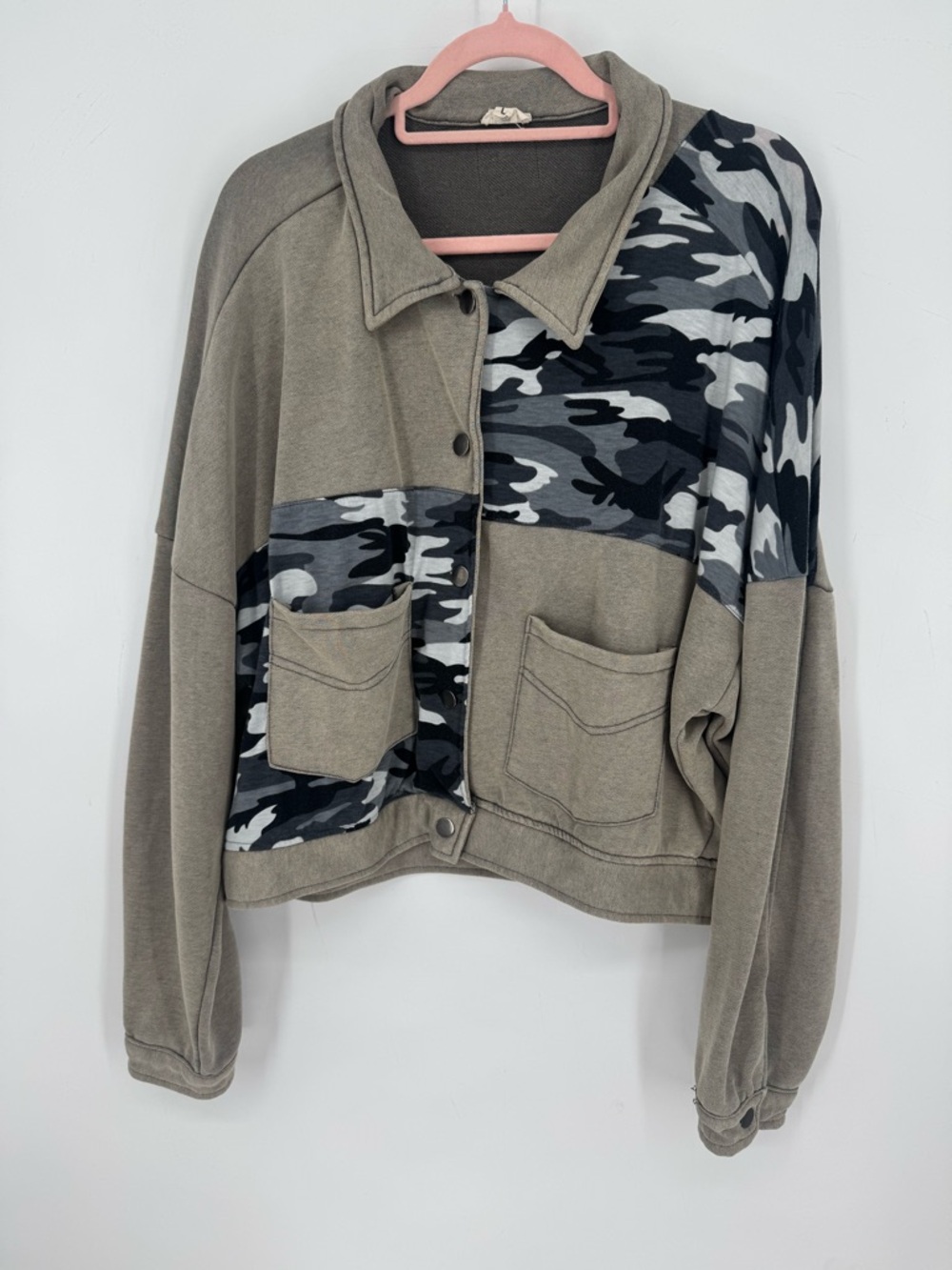 POL Women's Button-Up Light Sweatshirt Jacket Tan With Camo Blocking Size Large